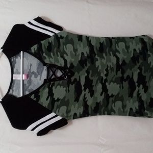 No boundaries shirt extra small (1)